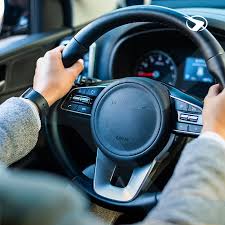 Lakukan spooring jika setir mobil terasa tidak lurus