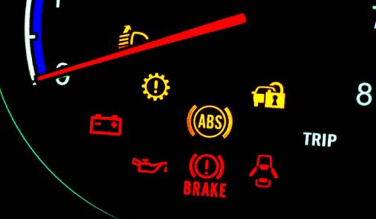 Perhatikan Indikator Peringatan di Dashboard Kunci Keselamatan