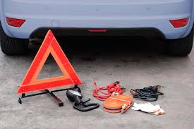 Bawa Peralatan Darurat Kendaraan Kunci Keselamatan